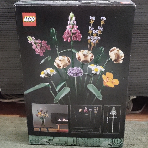 Lego Flower Bouquet #10280 set - Picture 2 of 5